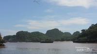 Salah satu sudut pantai, berbatasan dengan Pantai Clungup.
