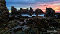 Panorama Pantai Gigi Hiu saat sunset