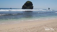 Pantai Goa Cina yang masih bersih
