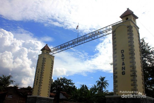 Pantai Gua Manik di Jepara, Sunset & Sunrise-nya Dahsyat!
