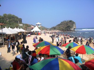 Pantai Indrayanti di Gunungkidul, Suasananya Seperti di Bali