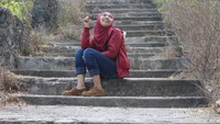 Tangga tua dari zaman penjajahan di Indonesia