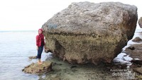 Batu pue dari pecahan gunung diakibatkan ombak ratusan tahun