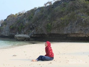 Pantai Ini Punya Pasir Selembut Tepung Terigu