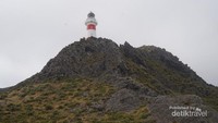 Mercusuar Cape Palliser dibangun pada 1877 dan masih berfungsi hingga sekarang.