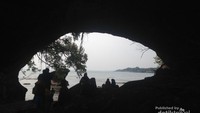Karang bolong yang unik