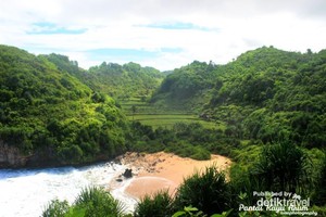 Pantai Kayu Arum, Muncul Lagi Pantai Keren di Gunungkidul