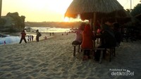 Menghabiskan waktu dengan duduk santai