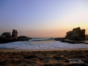 Pantai Klayar, Tempat Pelarian Paling Keren di Pacitan