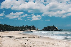 Pantai Klayar yang Cantik Nan Eksotis di Pacitan