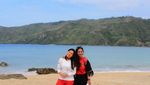Pantai Kuta Lombok yang Pasirnya Seperti Merica