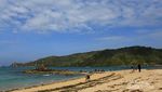 Pantai Kuta Lombok yang Pasirnya Seperti Merica