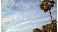 Langit di atas Pantai Lasiana