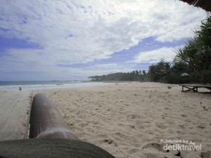 Pantai Legon Pari, Si Perawan dari Sawarna