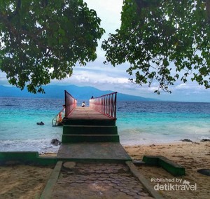 Pantai Liang, Kecantikannya Tak Boleh Dilewatkan