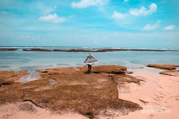 Pantai Melasti Surga Bali Tersembunyi Di Balik Bukit Kapur
