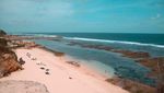 Pantai Melasti, Surga Bali Tersembunyi di Balik Bukit Kapur