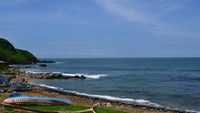 Pesisir Pantai Menganti