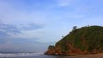 Pantai Ngantep, Surga Selancar di Selatan Malang