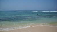 Pasir putihnya yang lembut
