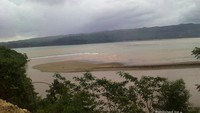 Pantai Pancer Door dari atas jalan menuju pelabuhan niaga