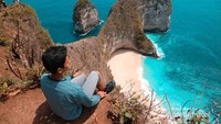 Kelingking Beach meyerupai bentuk T Rex