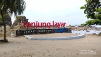 Selamat Datang di Pantai Tanjung Layar!