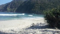 Sisi lain pantai Papuma