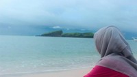 Hijaunya air pantai