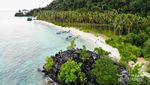 Pantai Pasir Panjang Labengki yang Memikat Hati