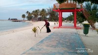 Pantai Pulau Bokori