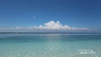 Air laut Pantai Segui yang Jernih