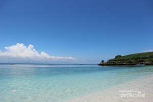 Pantai Perawan di Ujung Timur Pulau Lombok