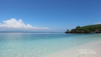 Indah dan Tenangnya Pantai Segui