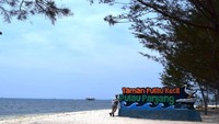 Papan nama penanda Pulau Panjang