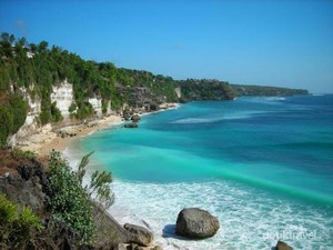 Pantai Sisi, Inikah Surga yang Jatuh di Natuna?