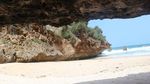 Pantai Srakung Gunungkidul Pas buat yang Tak Suka Keramaian
