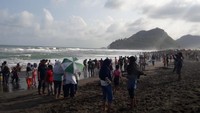 Suasana di Pantai Suwuk