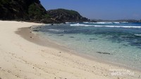 Pantai ini berada tidak jauh dari Pantai Kuta Lombok
