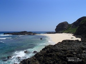 Pantai Tanjung Bongo, Perawan Cantik dari Lombok