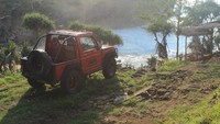 Mobil Jeep yang disewakan