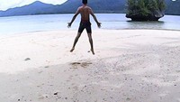 Bebas lepas menikmati pantai yang eksotis