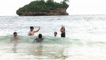 Pantai Watu Karung Pacitan, Raja Ampatnya Jawa Timur