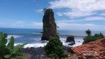 Pantai Watu Tihang yang Unik di Lampung