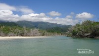 Foto yang diambil dari atas perahu