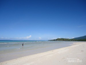 Pantai Welolo, Surga Tersembunyi di Alor, NTT