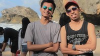 Bermain di Pantai Wohkudu