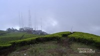 Jalan menuju pos 1, dari kejauhan terlihat pos pemancar