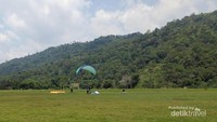 Disinilah traveler akan melakukan pendaratan dan akan dijemput dengan mobil oleh pihak pengelola