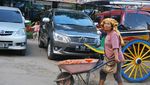 Pasar Berastagi Penuh Warna-warni